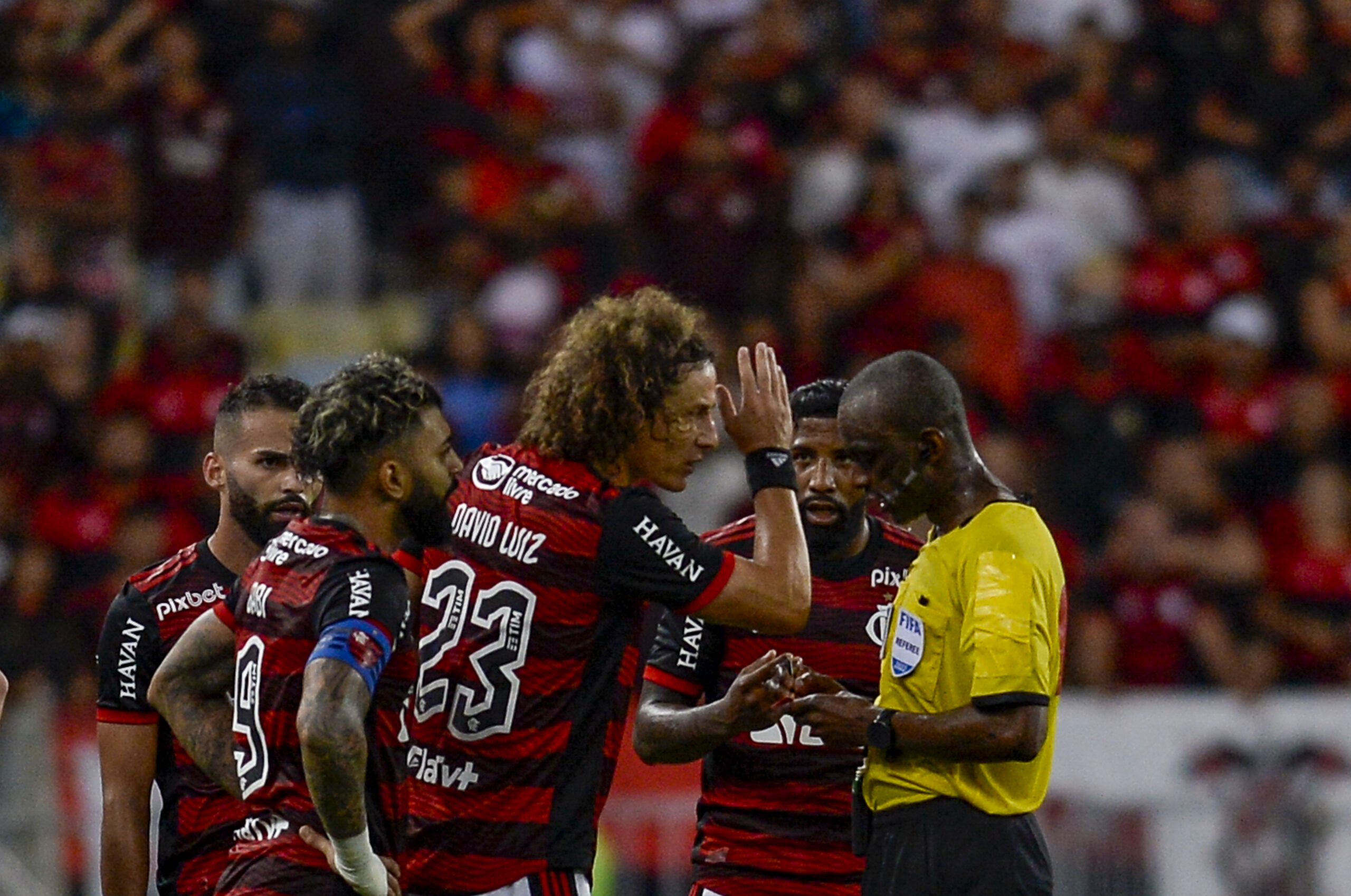 CBF afasta árbitros do jogo Flamengo X AthleticoJogada 10